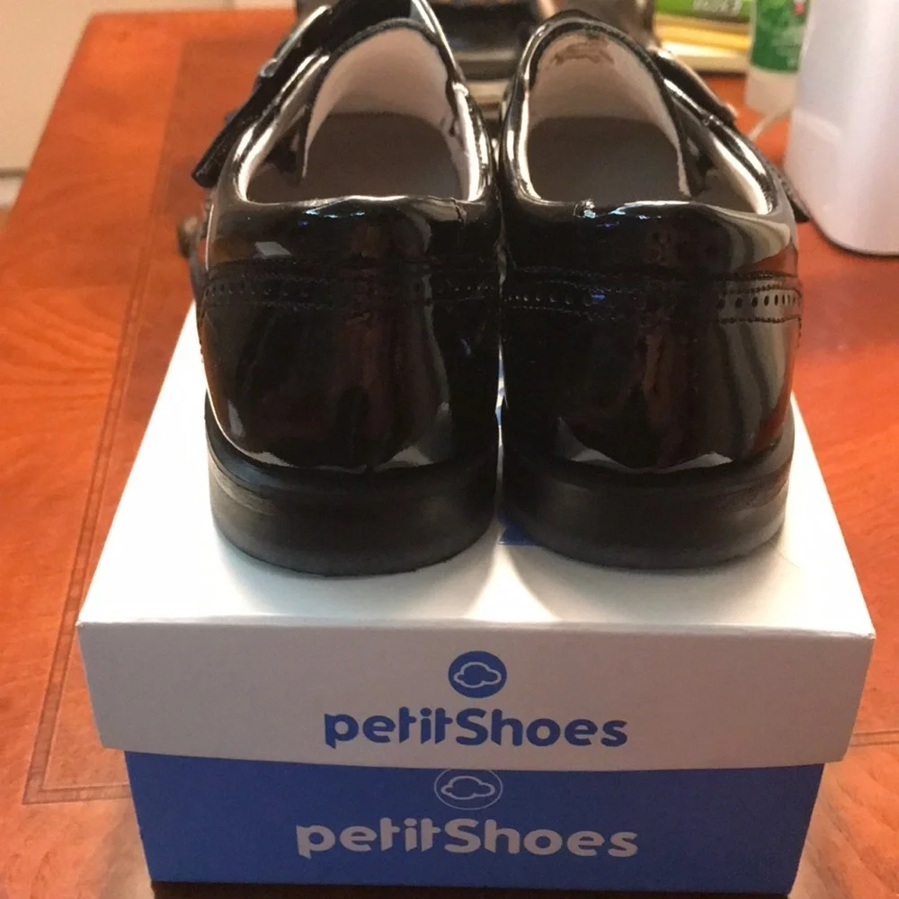 Petite Shoes Sz 29